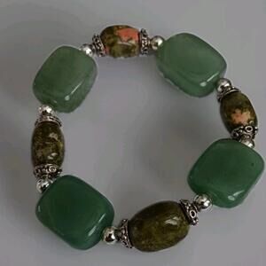 Green Semi Precious Stone Stretch Bracelet With Silver-tone Spacers